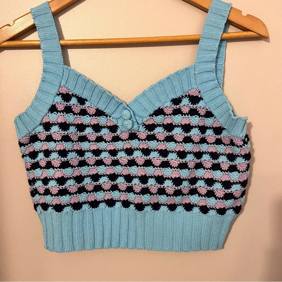 Crochet  Cropped Top - Picture 2 of 3
